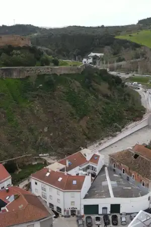 Vista aérea sobre o castelo de Torres Vedras